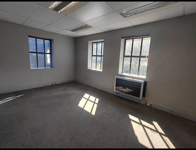 378M² OFFICE TO LET IN BRYANSTON